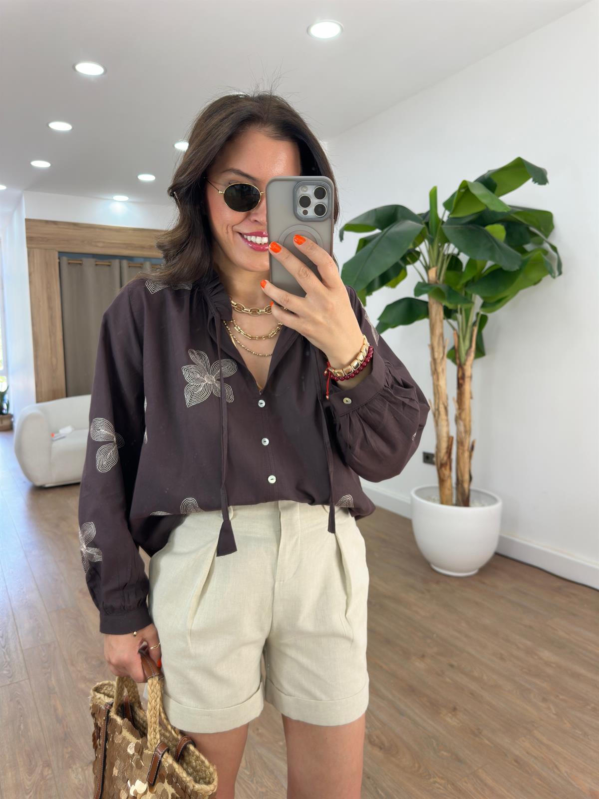 Nakış Detaylı Tasarım Gömlek - Acı Kahve