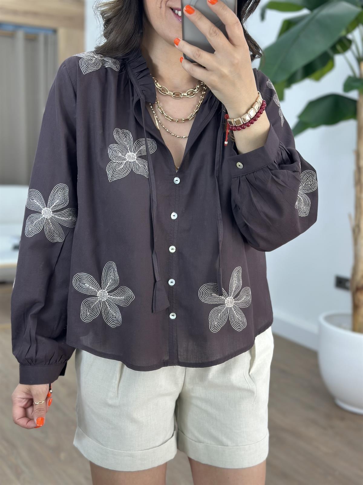 Nakış Detaylı Tasarım Gömlek - Acı Kahve