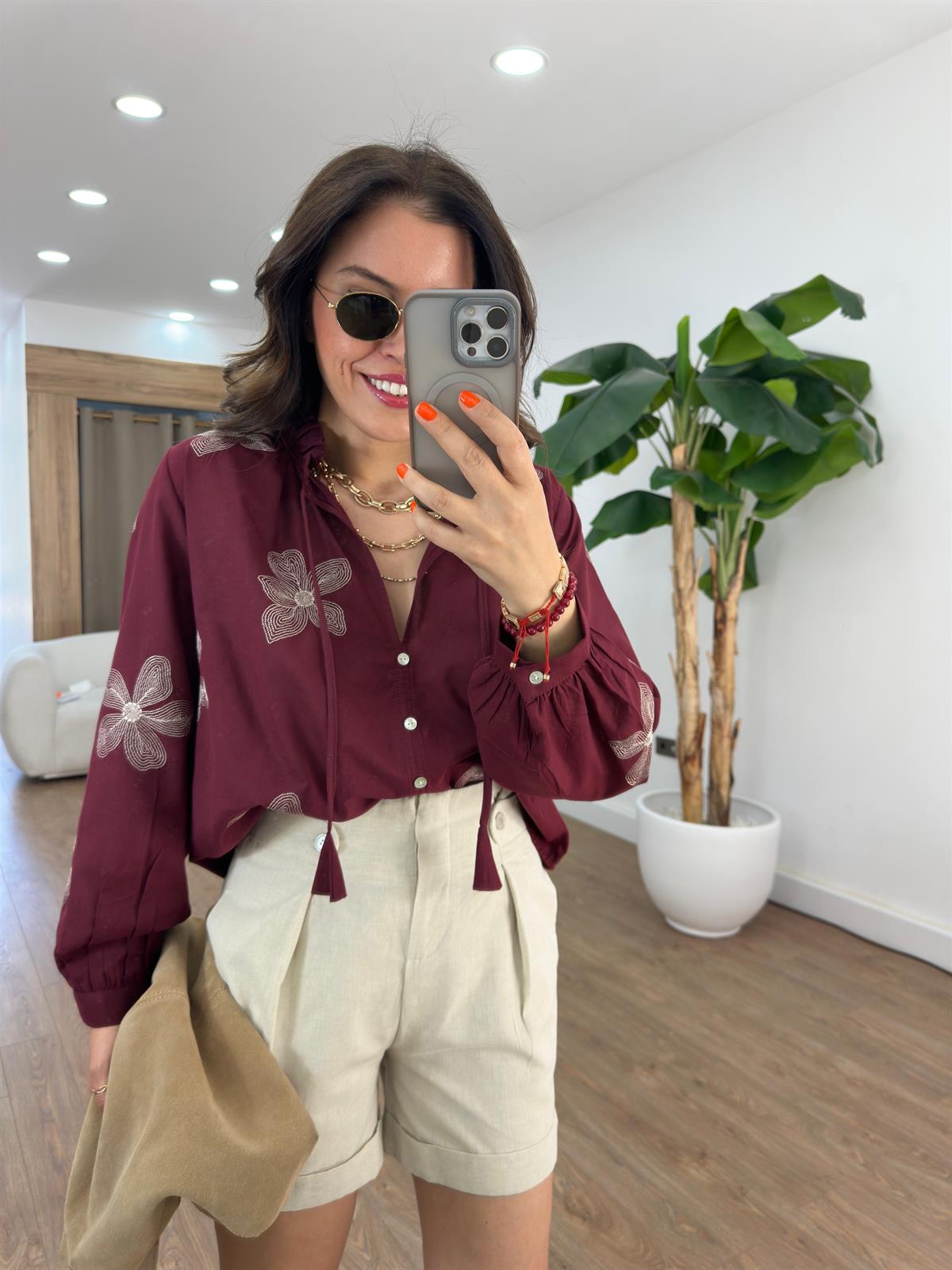 Nakış Detaylı Tasarım Gömlek - Bordo