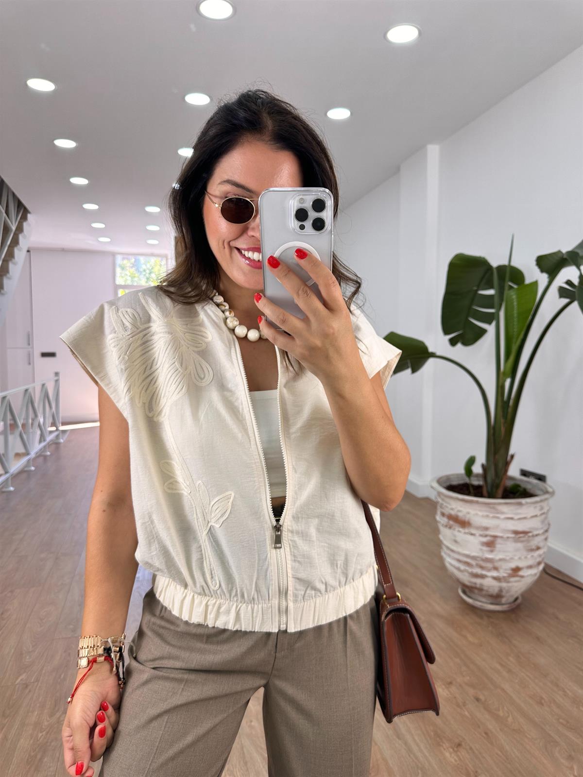 Nakış İşlemeli Fermuarlı Yelek - Bej