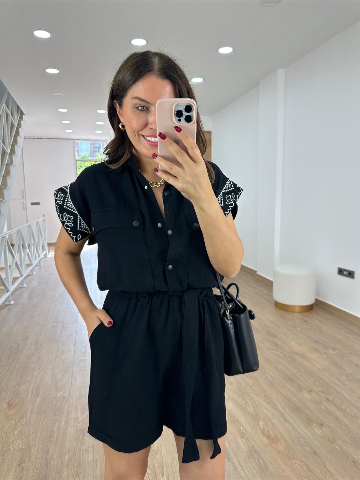 Nakış İşlemeli Keten Tulum-Siyah