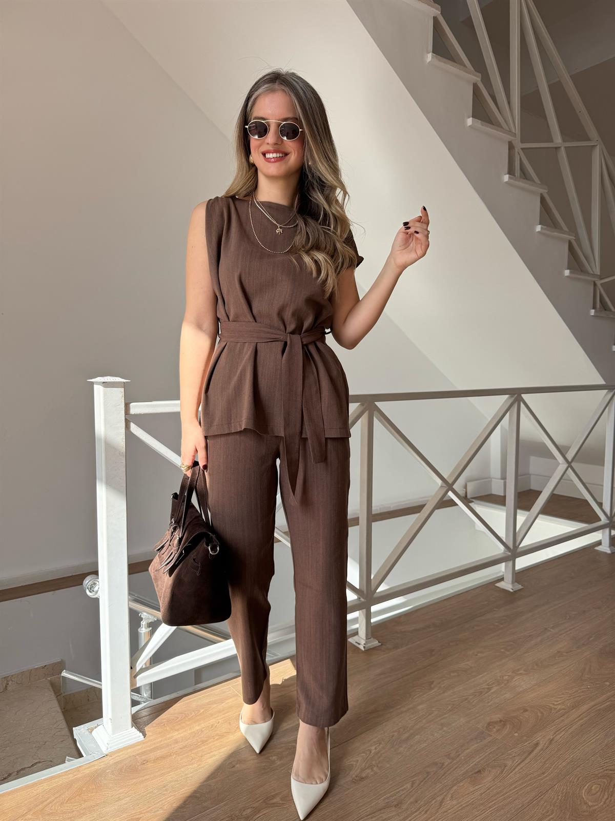 Omuz Detaylı Kuşaklı Keten Takım - Kahverengi