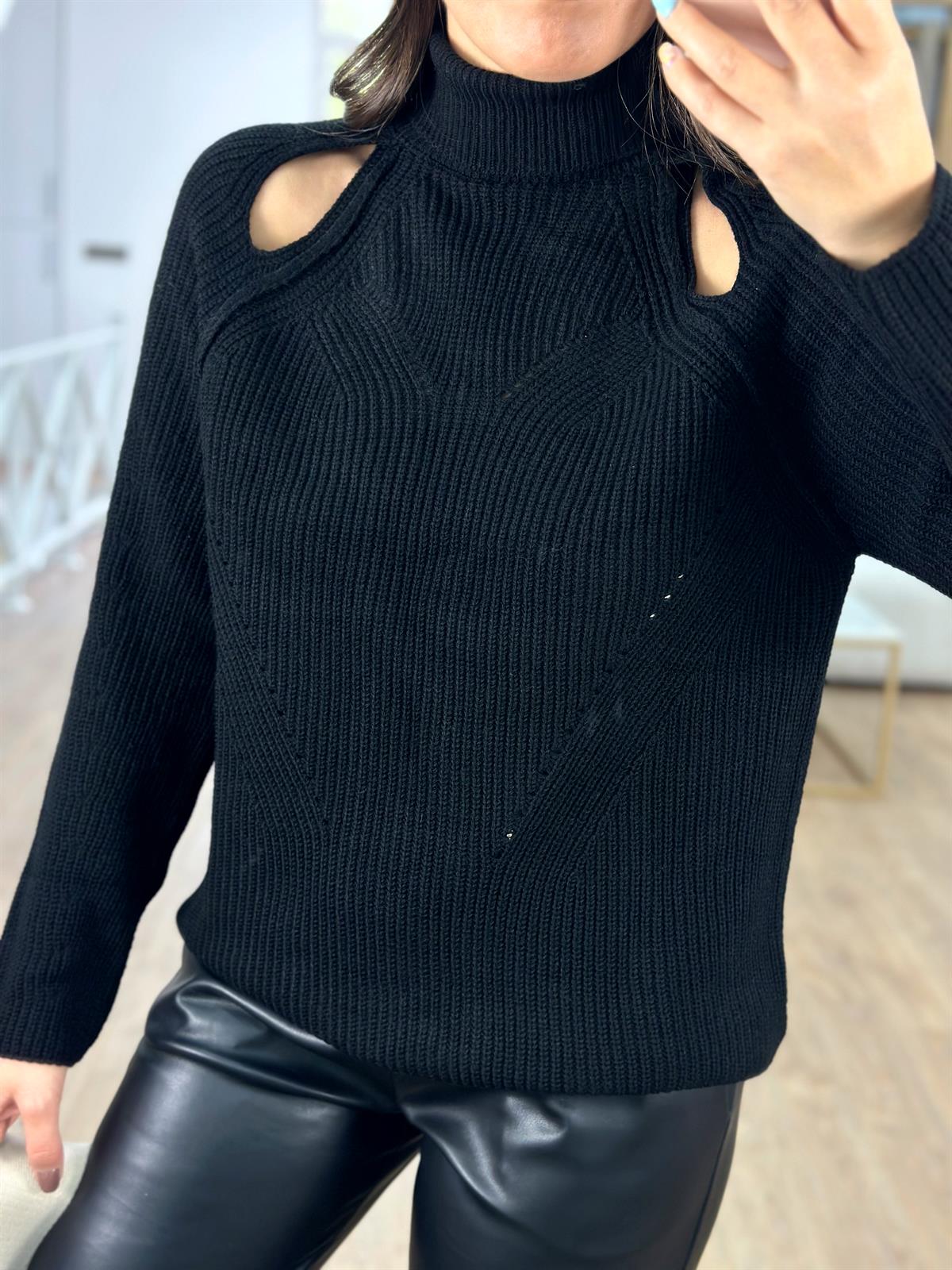 Omuzları Damla Detaylı Triko Kazak-Siyah