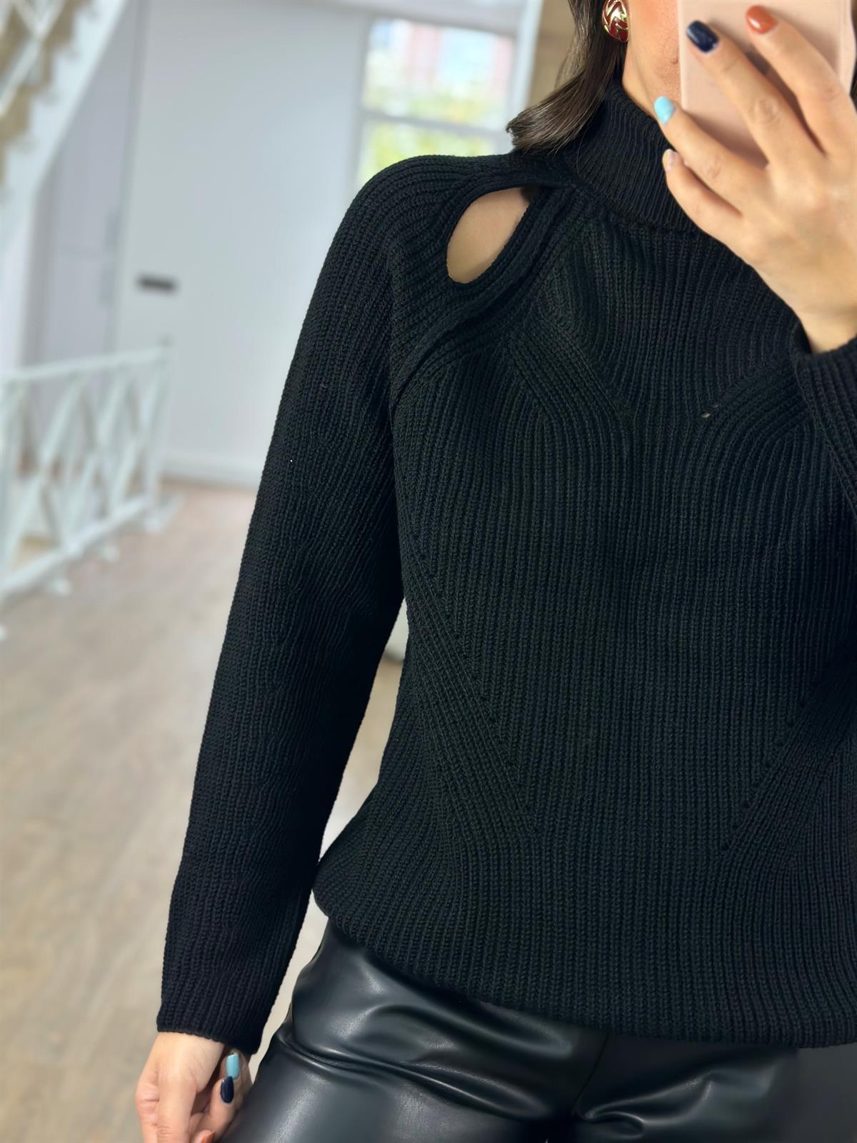 Omuzları Damla Detaylı Triko Kazak-Siyah