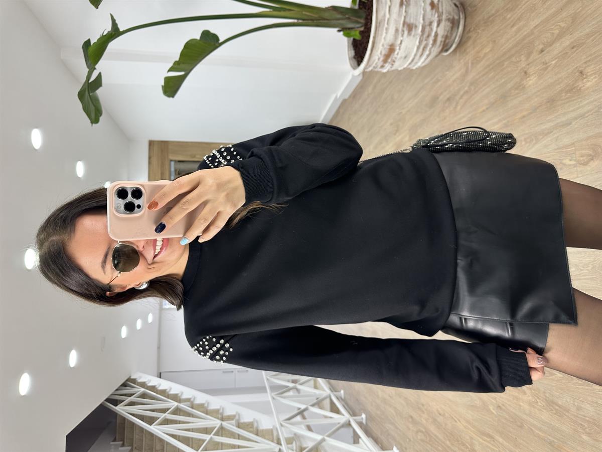 Omuzları Taşlı Sweatshirt