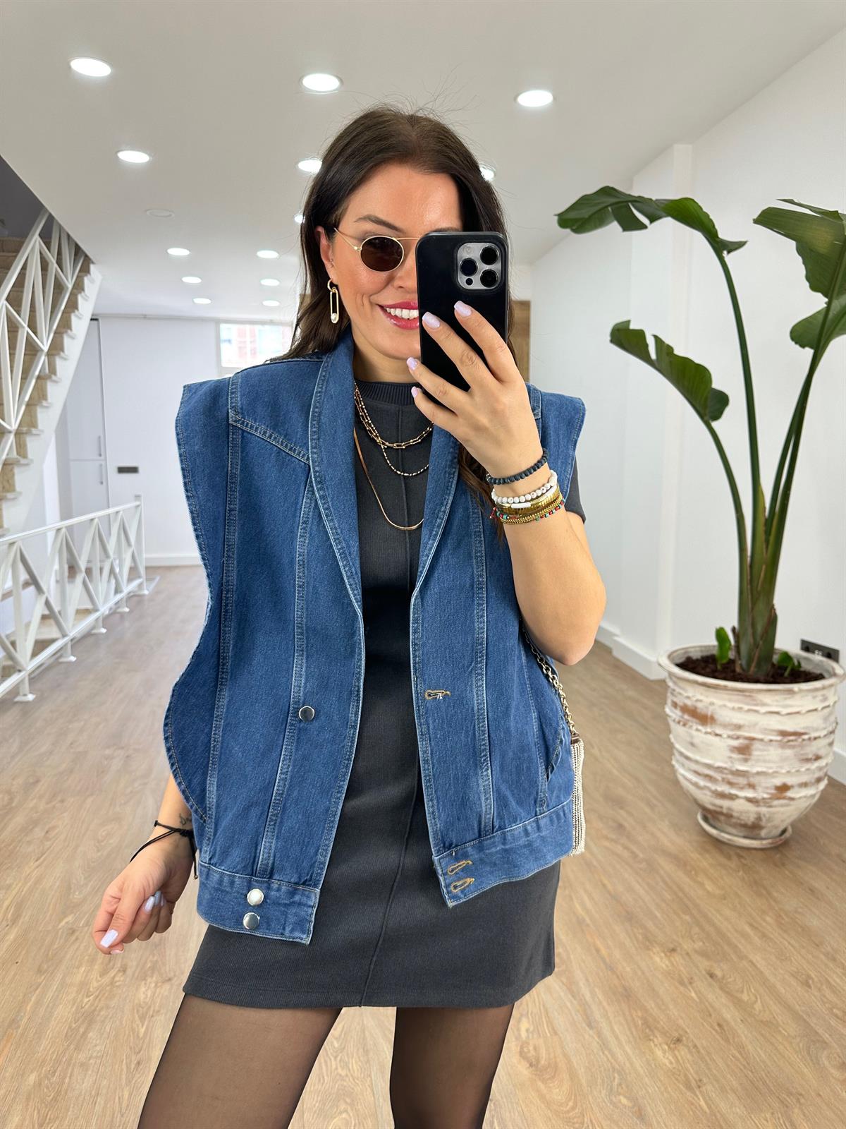 Omuzları Volanlı Tasarım Denim Yelek