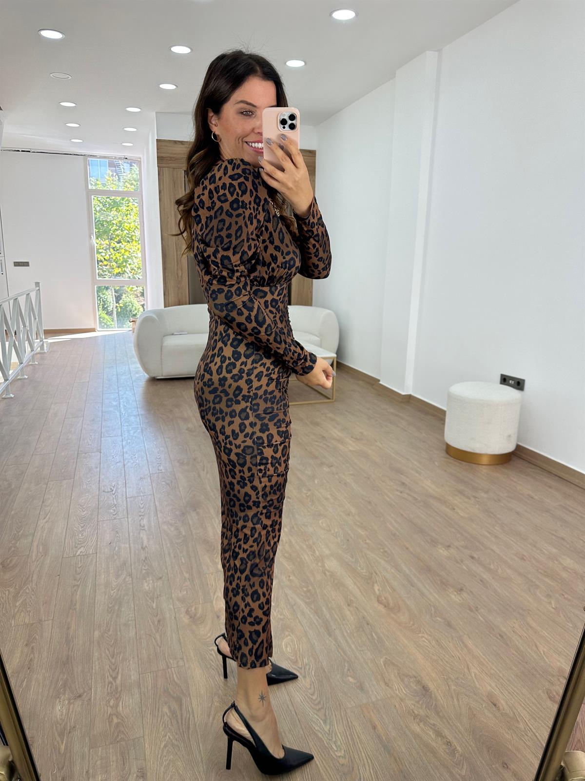 Önden Büzgülü Leopar Desenli Elbise