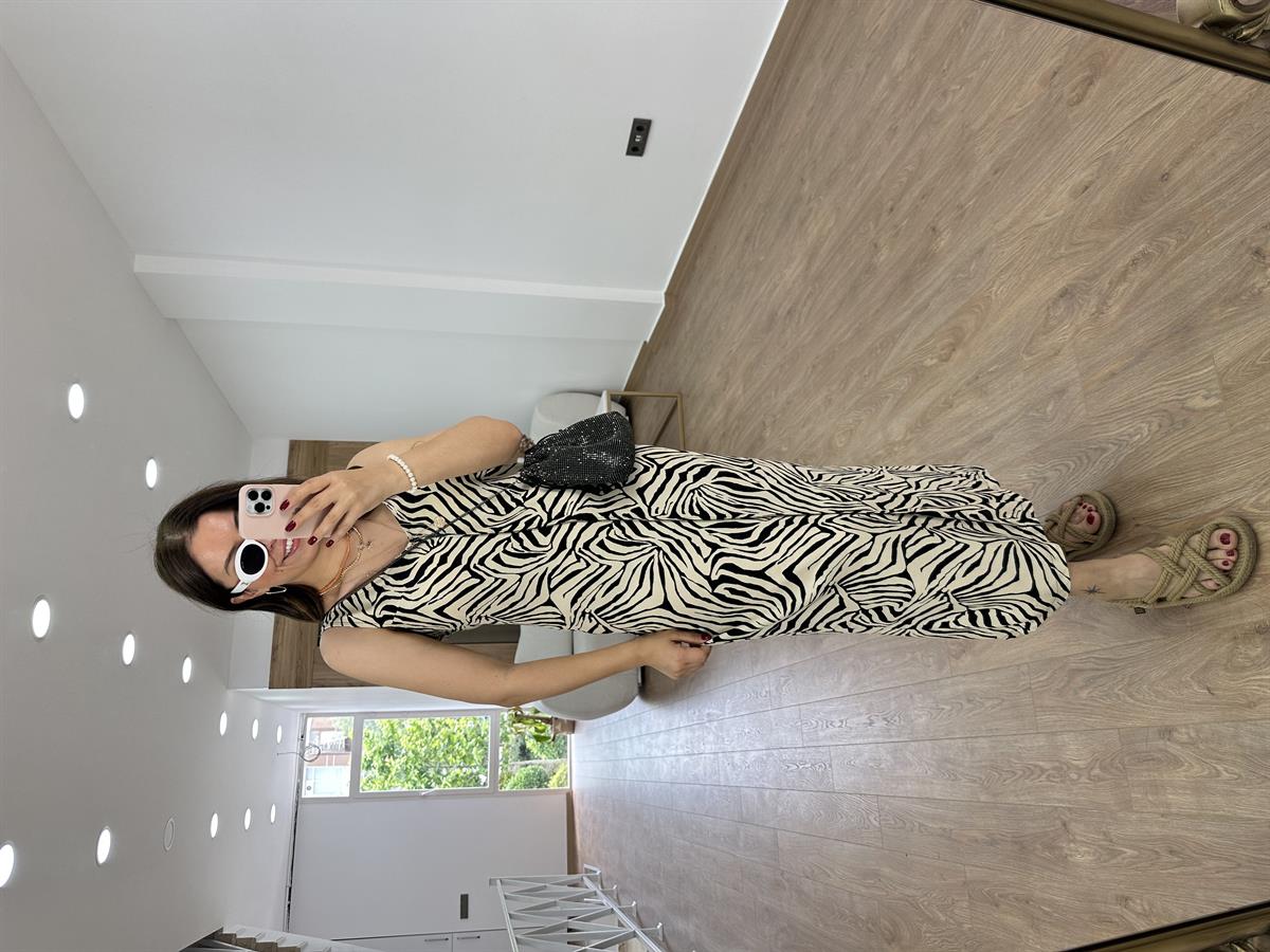 Önü Arkası V Zebra Elbise-Siyah