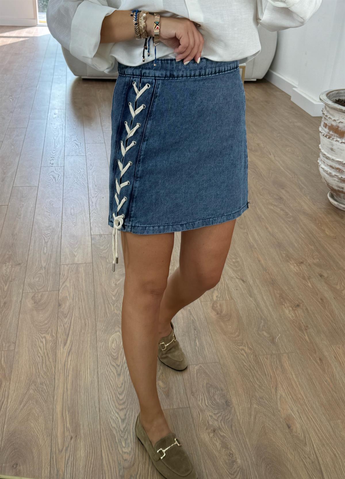 Önü Bağcık Detaylı Denim Etek 