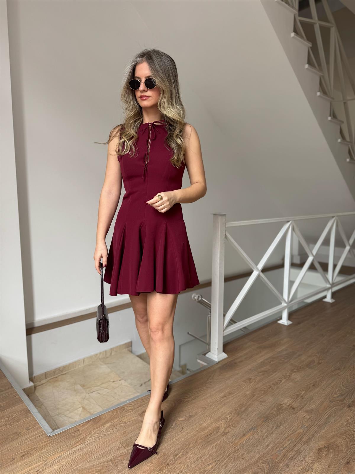 Önü Bağcıklı Volanlı Mini Elbise - Bordo