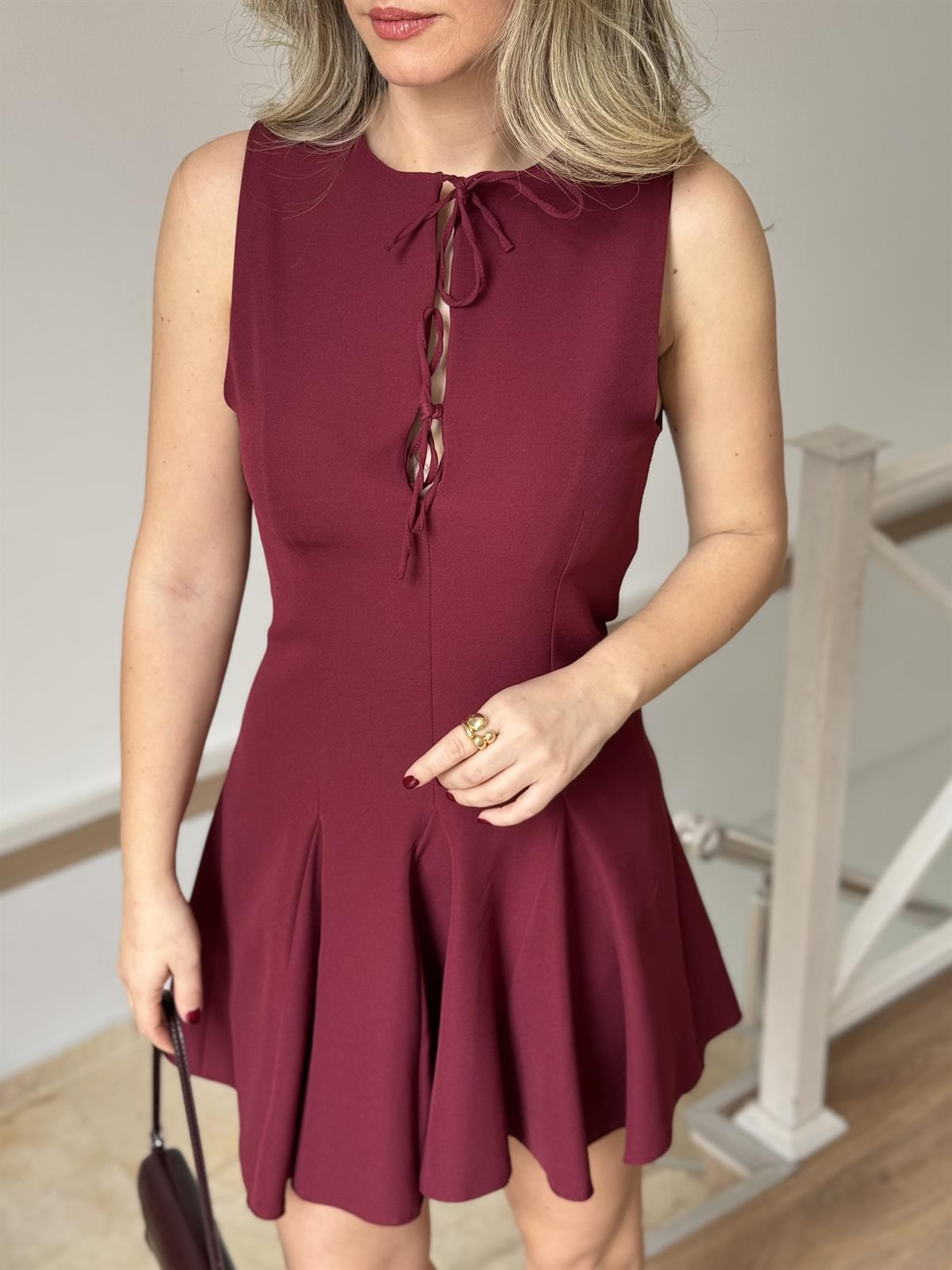 Önü Bağcıklı Volanlı Mini Elbise - Bordo
