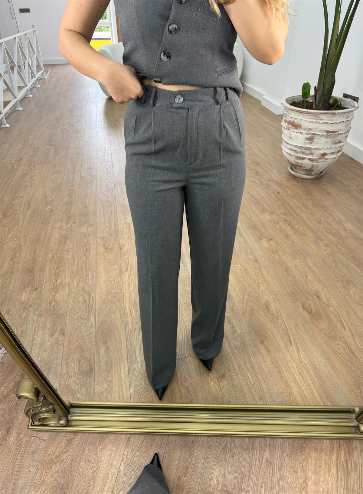 Önü Çapraz Düğmeli Yelekli Takım-Gri