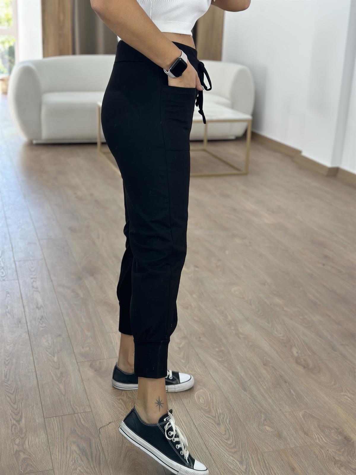 Önü Cepli Paçası Kalın Lastikli Pantolon -Siyah