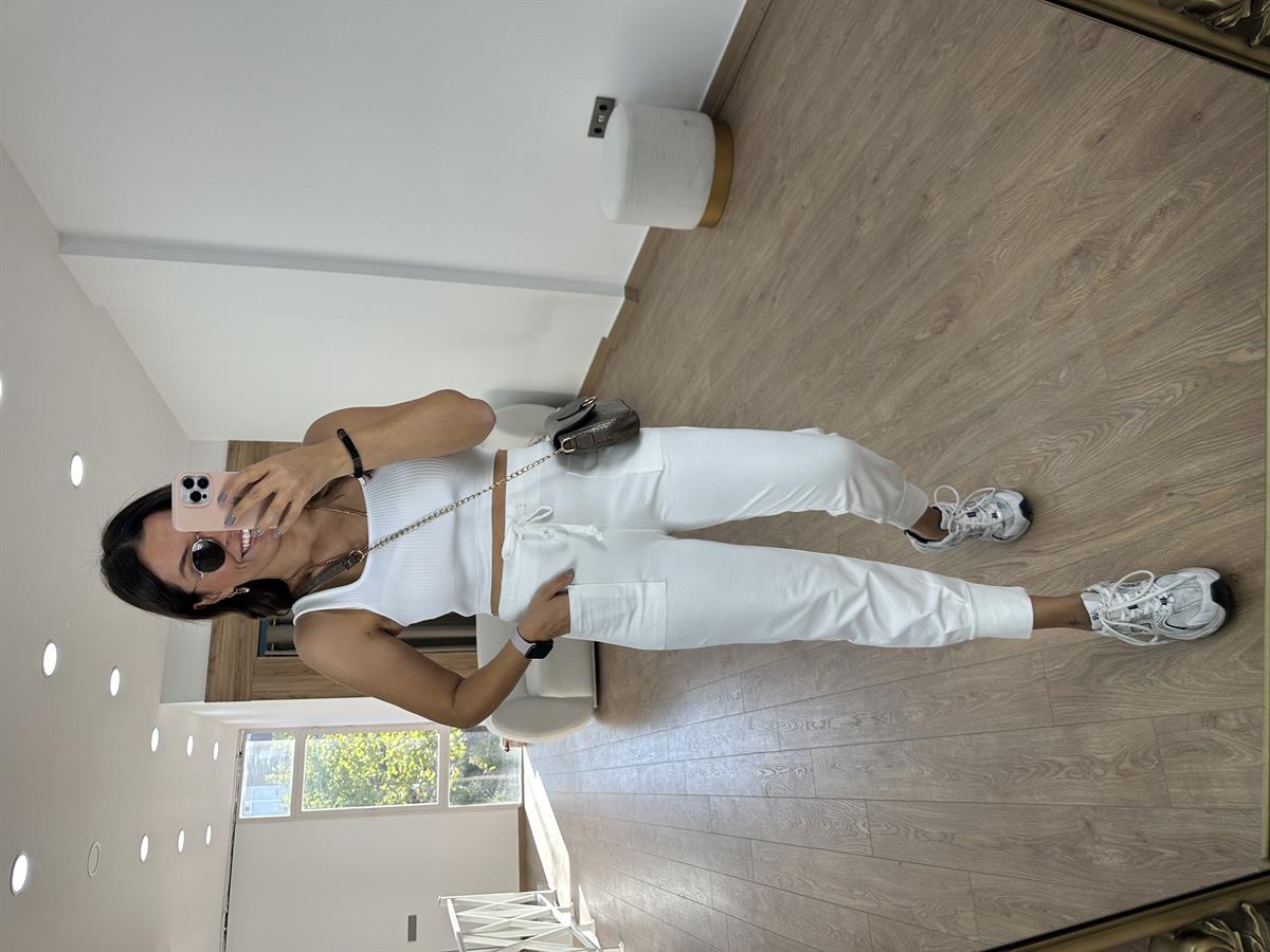 Önü Cepli Paçası Kalın Lastikli Pantolon -Beyaz