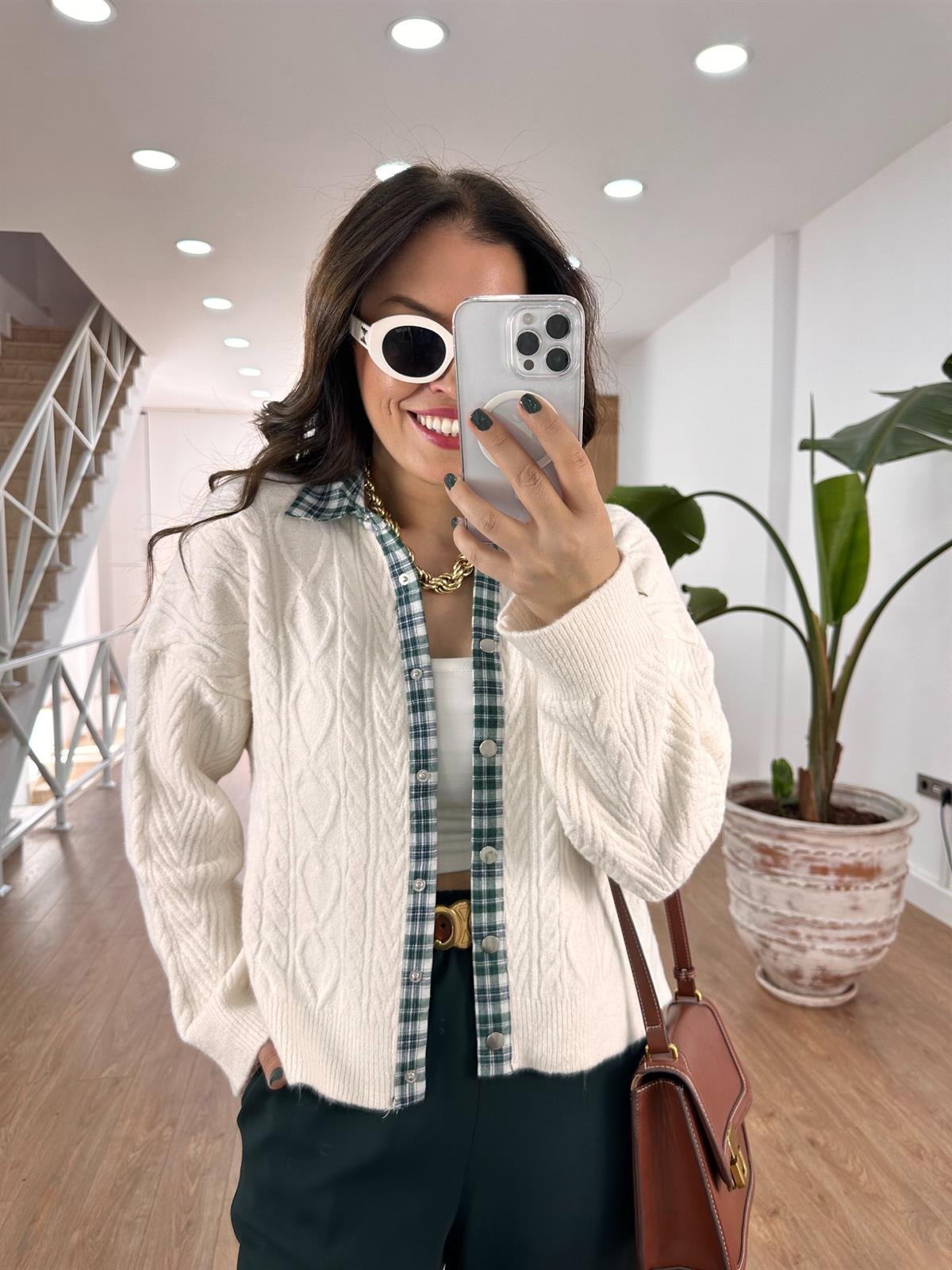 Önü Çıt Çıtlı Gömlek Yaka Triko Hırka - Ekru