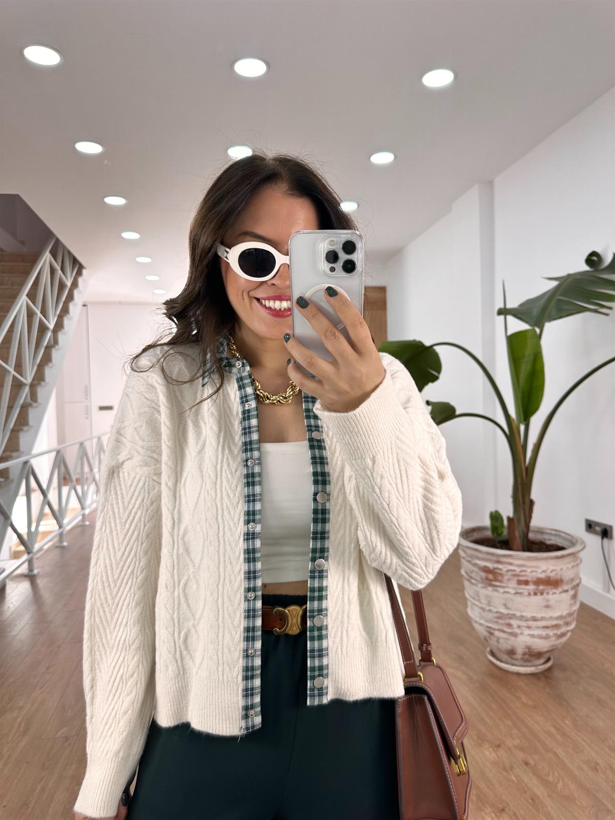 Önü Çıt Çıtlı Gömlek Yaka Triko Hırka - Ekru