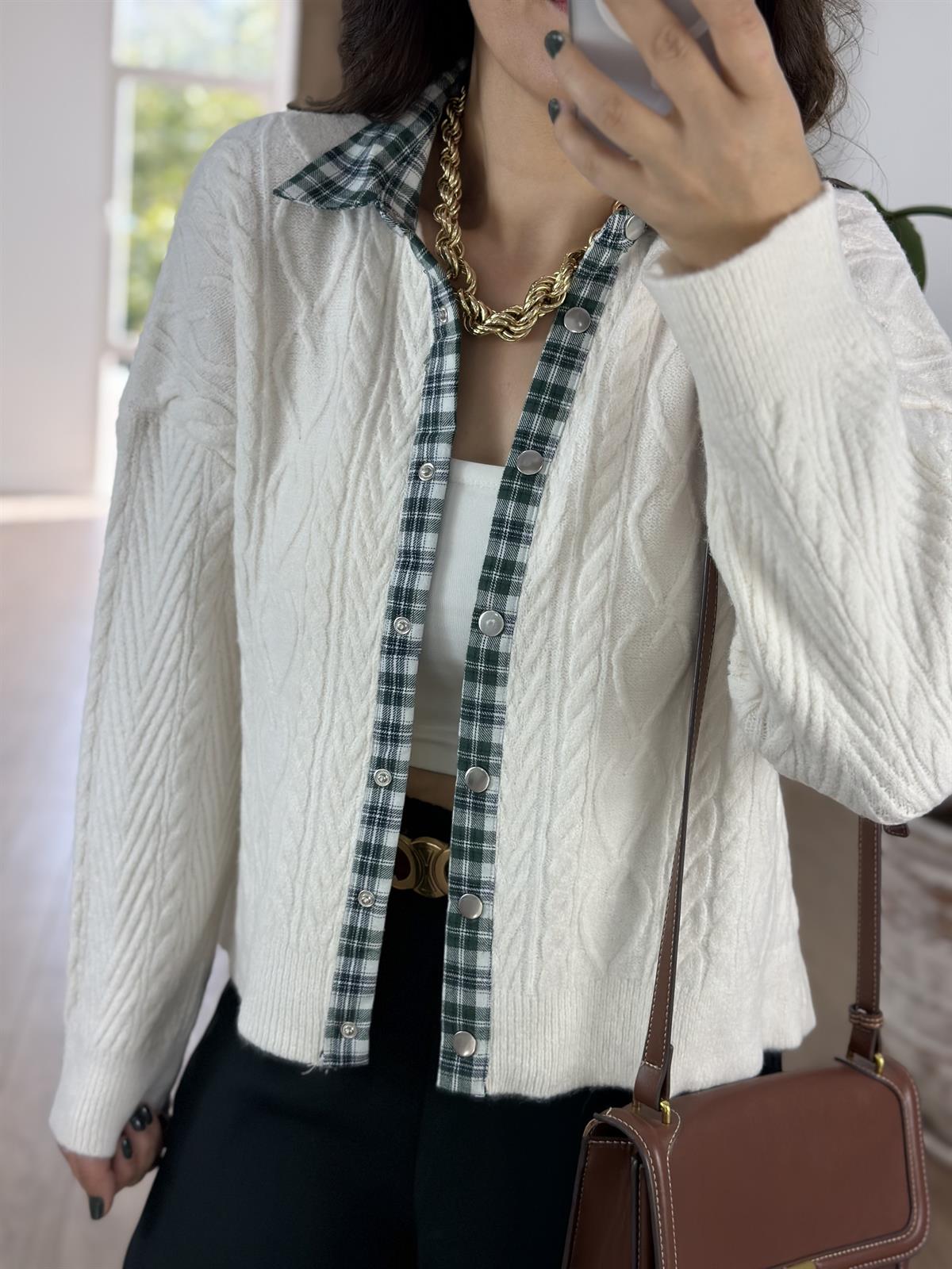 Önü Çıt Çıtlı Gömlek Yaka Triko Hırka - Ekru