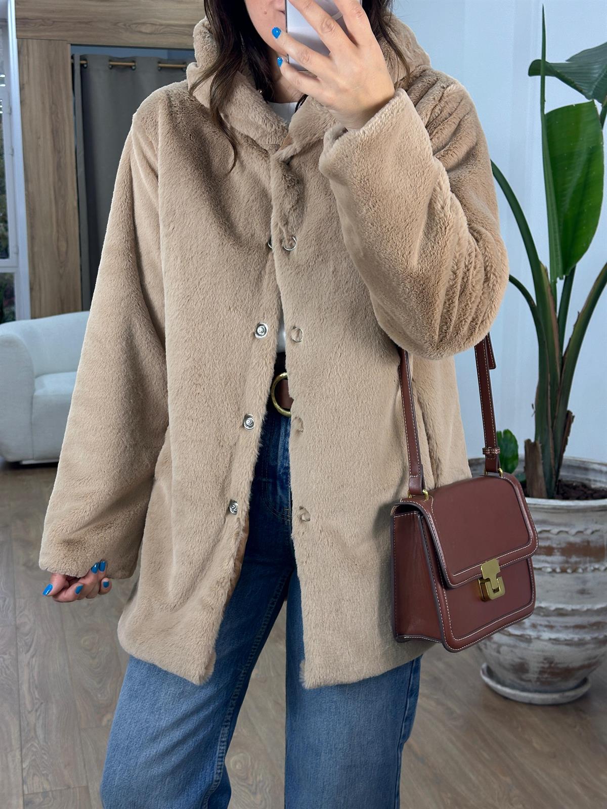 Önü Çıtçıtlı Kapüşonlu Peluş Kürk-Camel