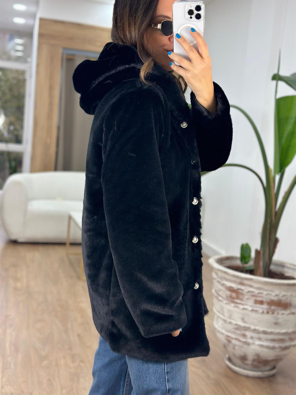 Önü Çıtçıtlı Kapüşonlu Peluş Kürk-Siyah