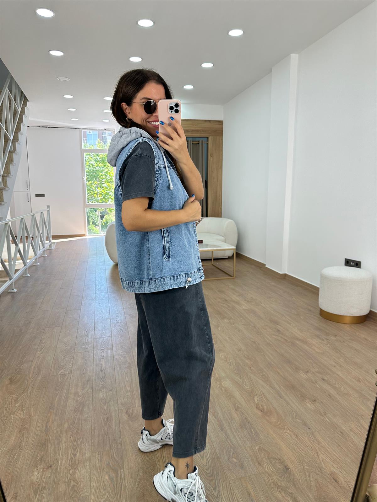 Önü Çıtçıtlı Kapüşonlu Salaş Denim Yelek