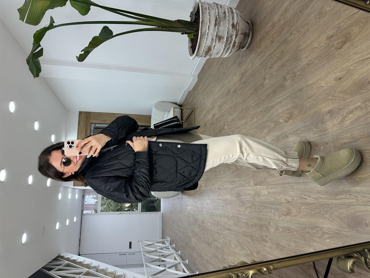 Önü Düğmeli Kapitone Mont-Siyah