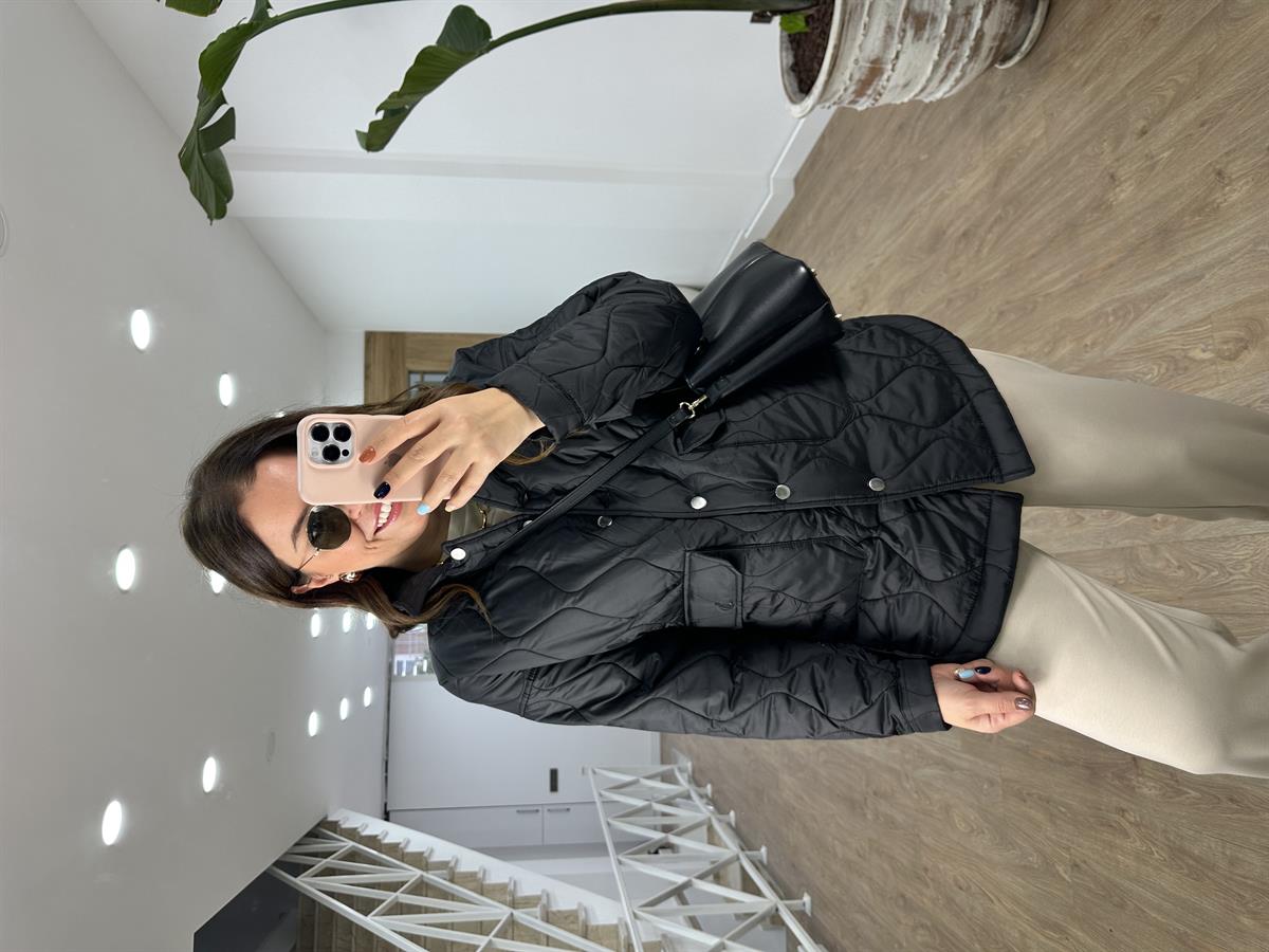 Önü Düğmeli Kapitone Mont-Siyah