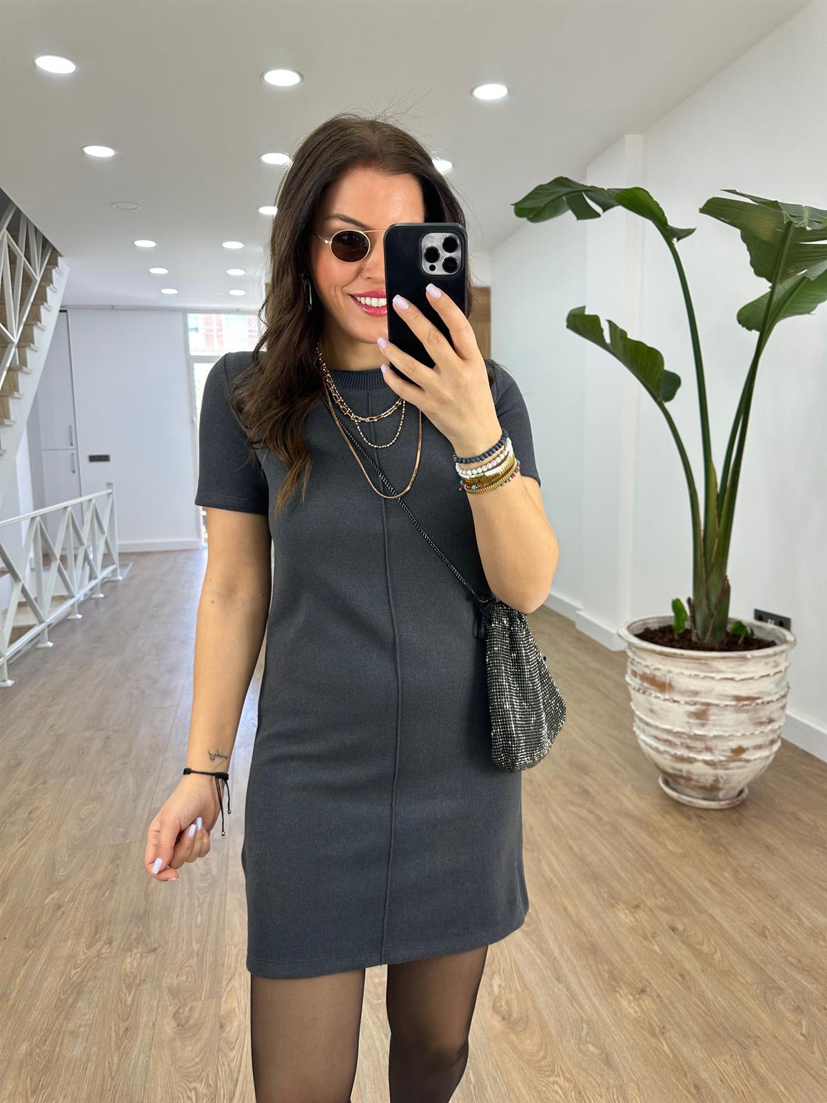 Önü Dikiş Detaylı Basic Elbise