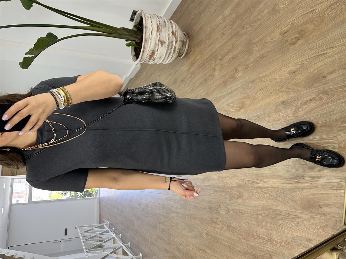 Önü Dikiş Detaylı Basic Elbise