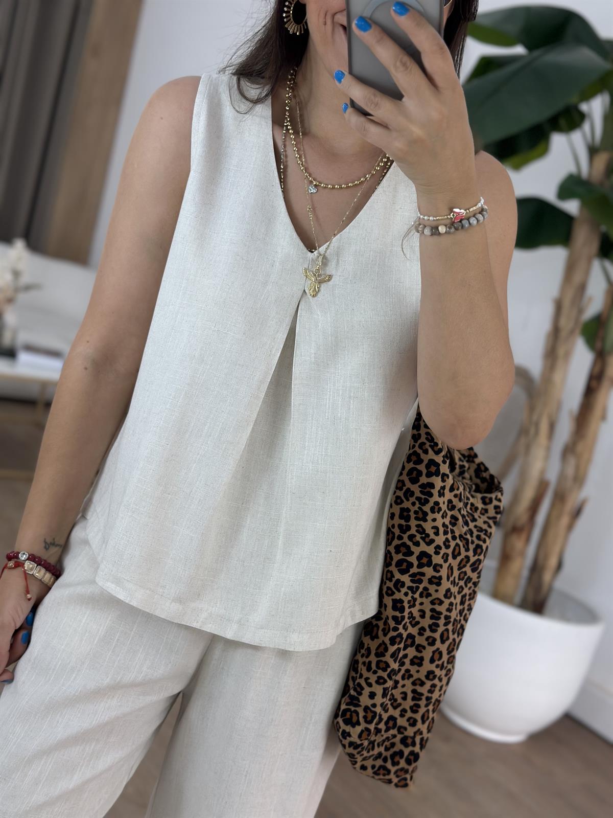 Önü Dikiş Detaylı Keten Bluz - Taş