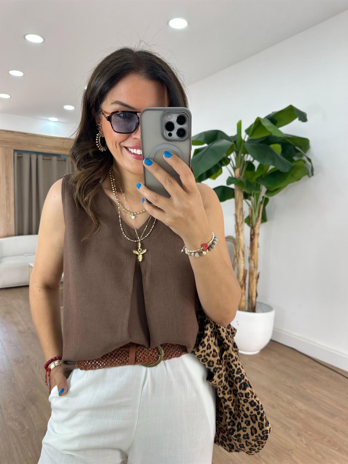 Önü Dikiş Detaylı Keten Bluz - Kahverengi