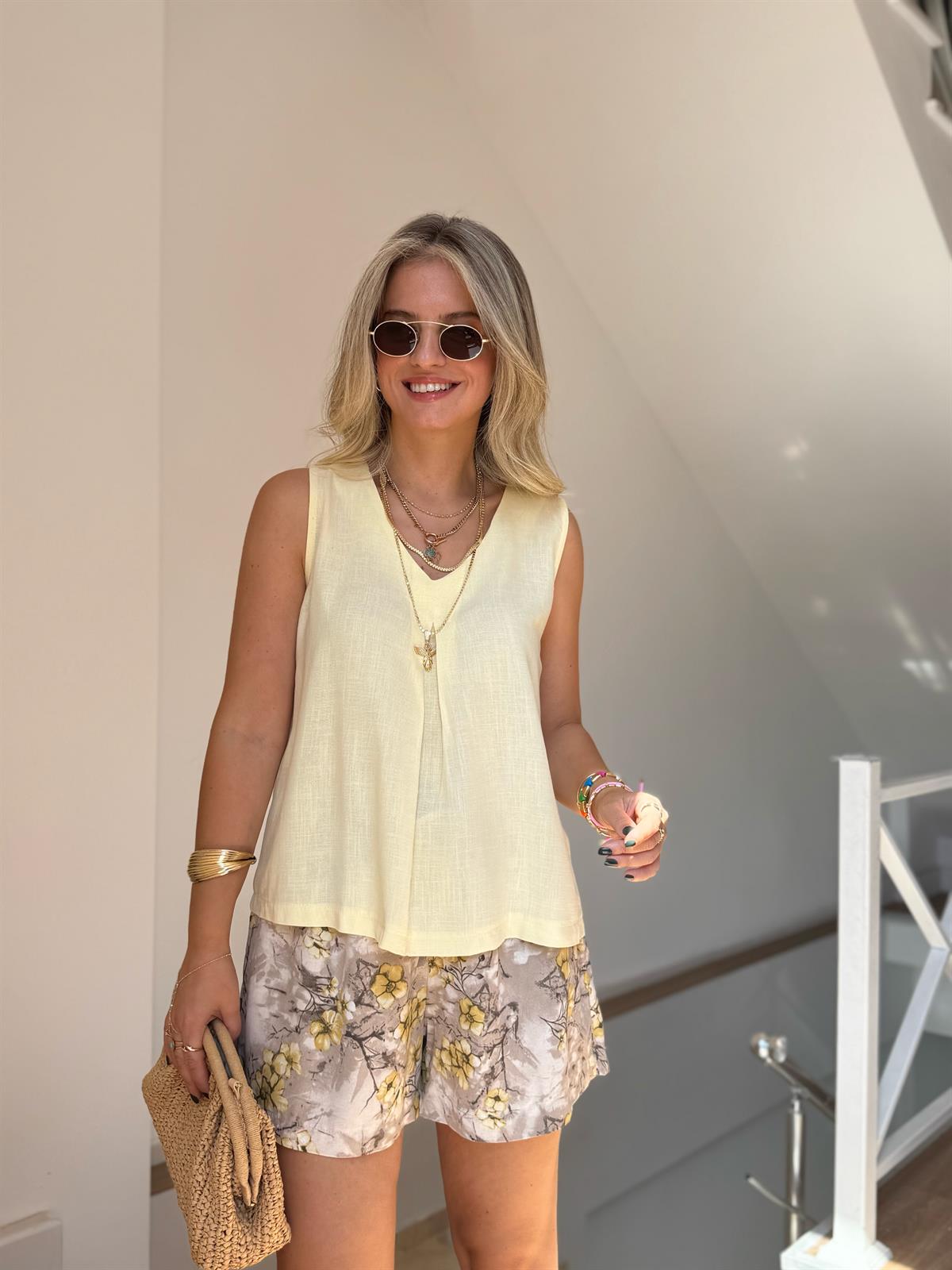 Önü Dikiş Detaylı Keten Bluz - Sarı