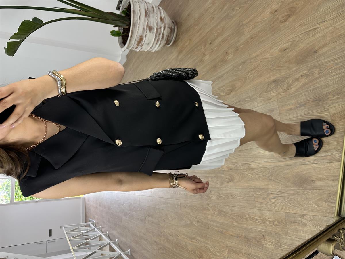 Önü Düğmeli Eteği Piliseli Elbise