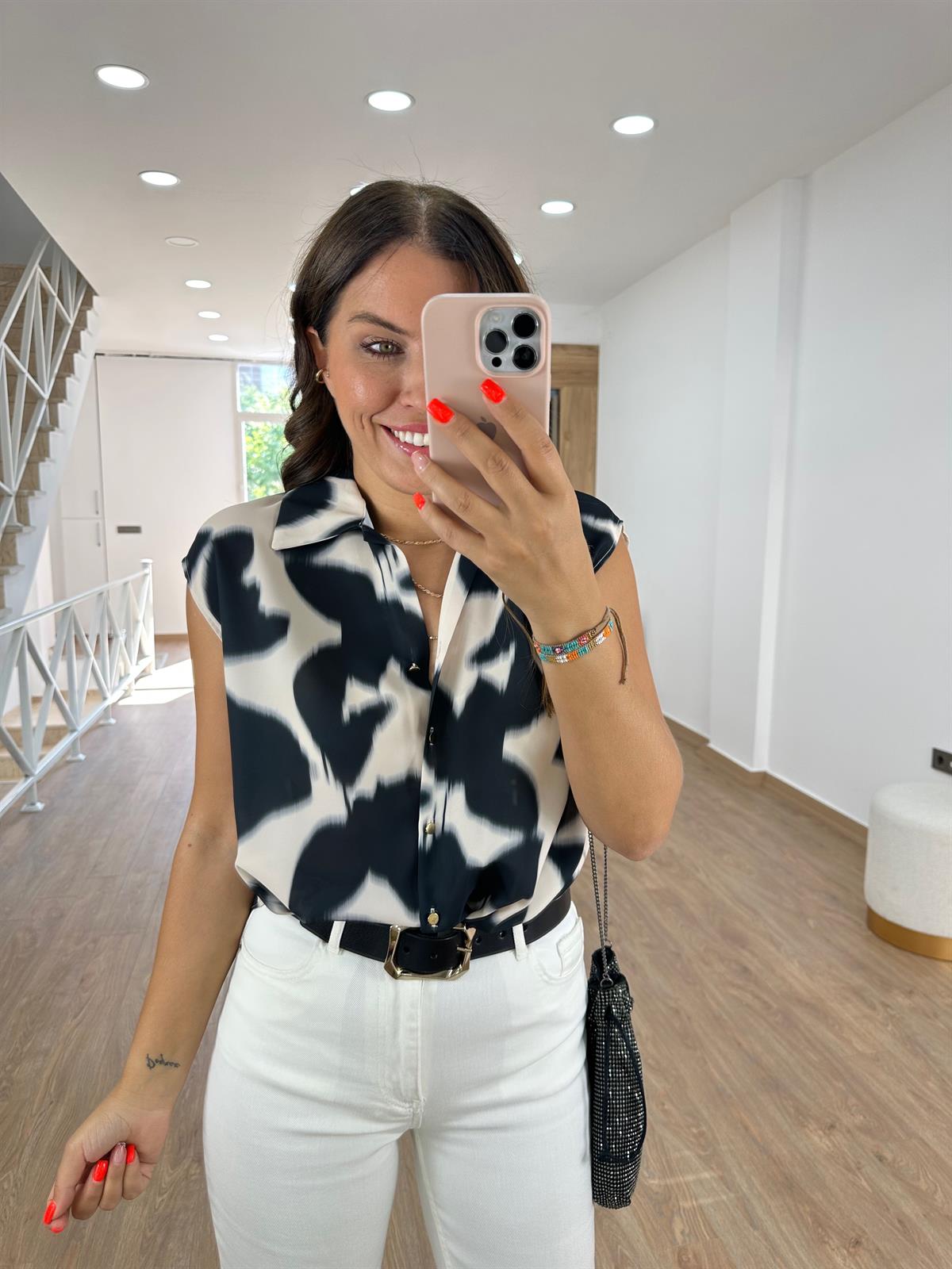 Önü Düğümlü Batik Desen Gömlek-Siyah