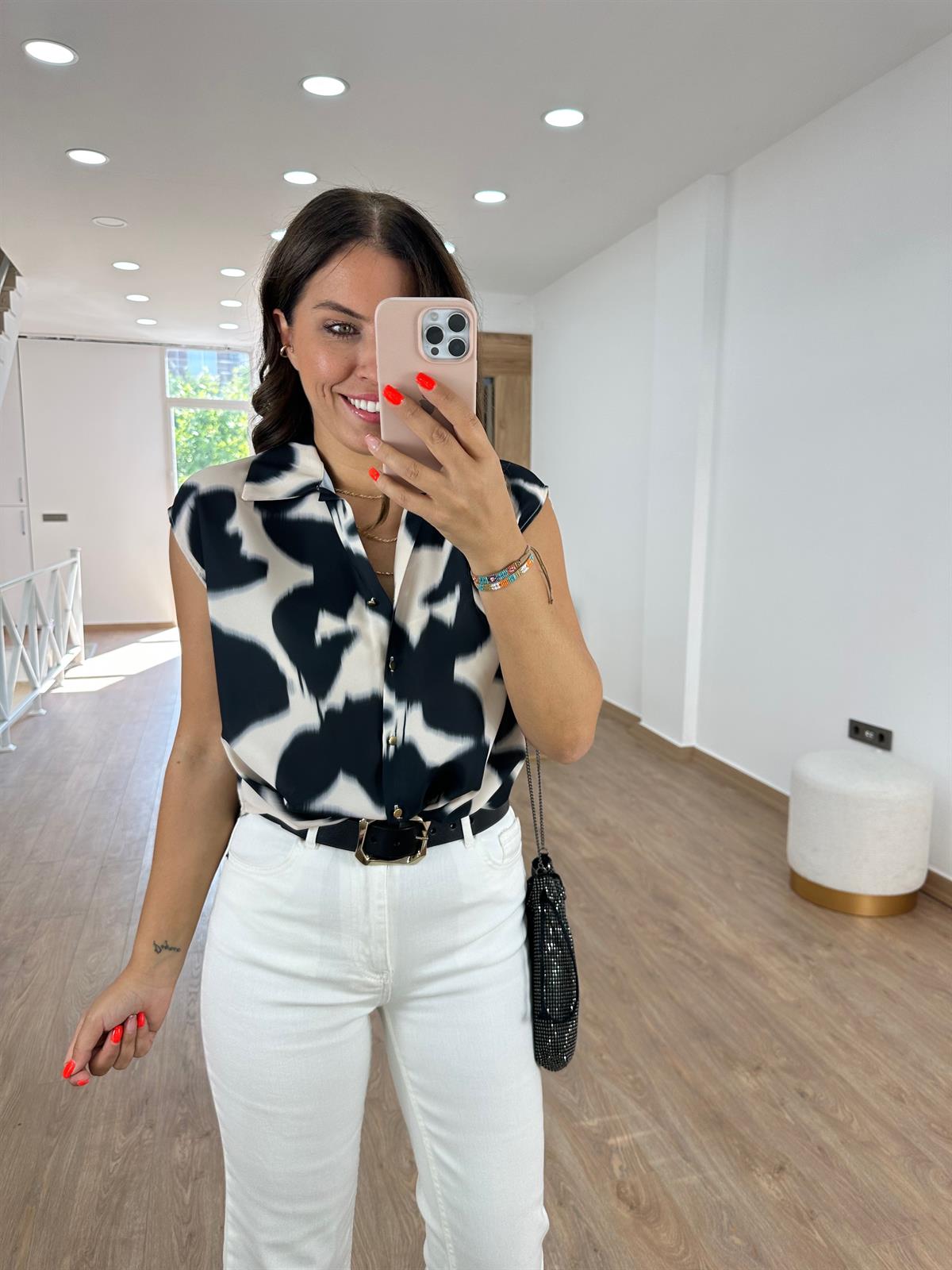 Önü Düğümlü Batik Desen Gömlek-Siyah