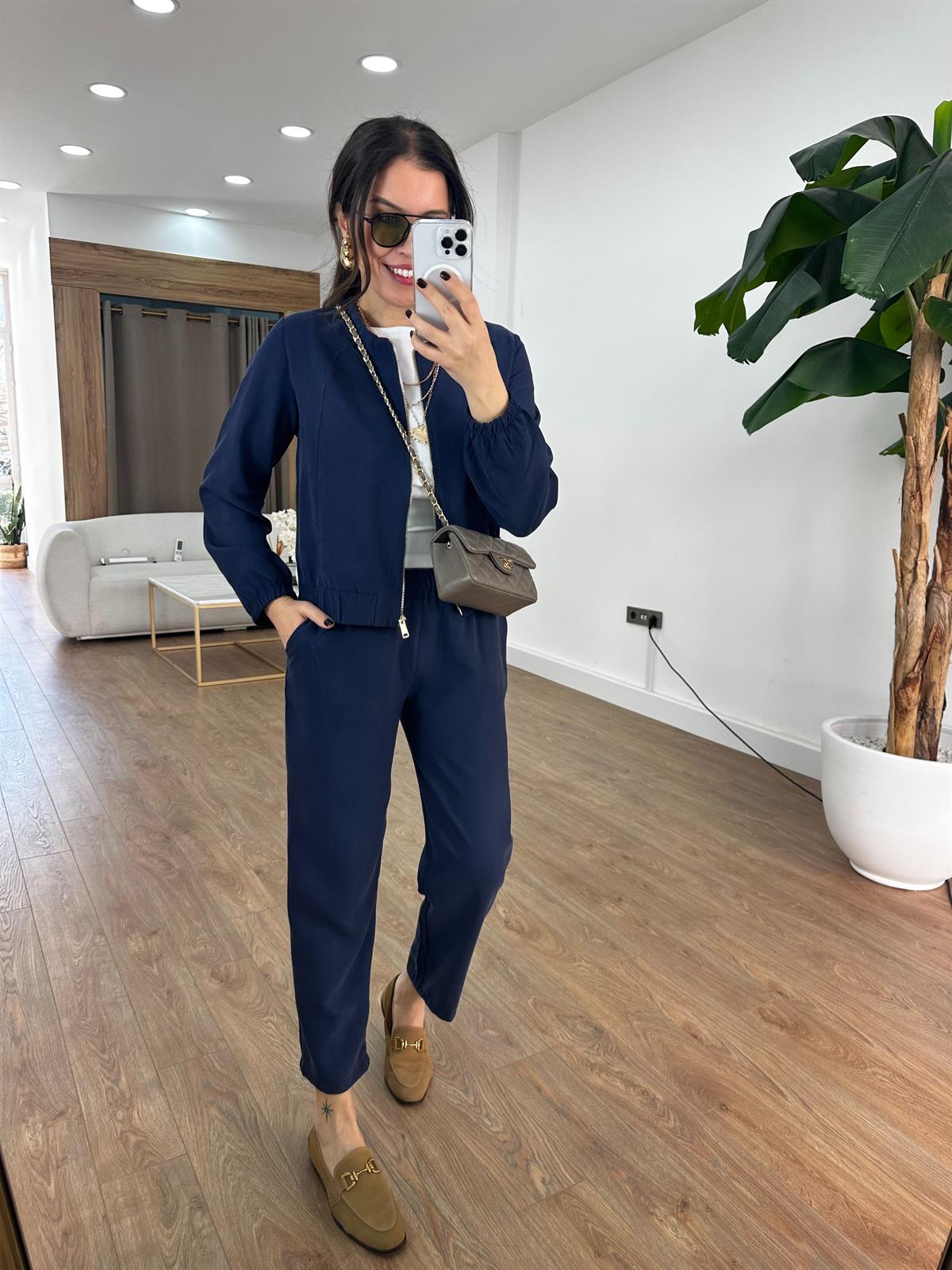 Önü Fermuarlı Beli ve Kolları Lastikli Eşofman Takımı - Lacivert