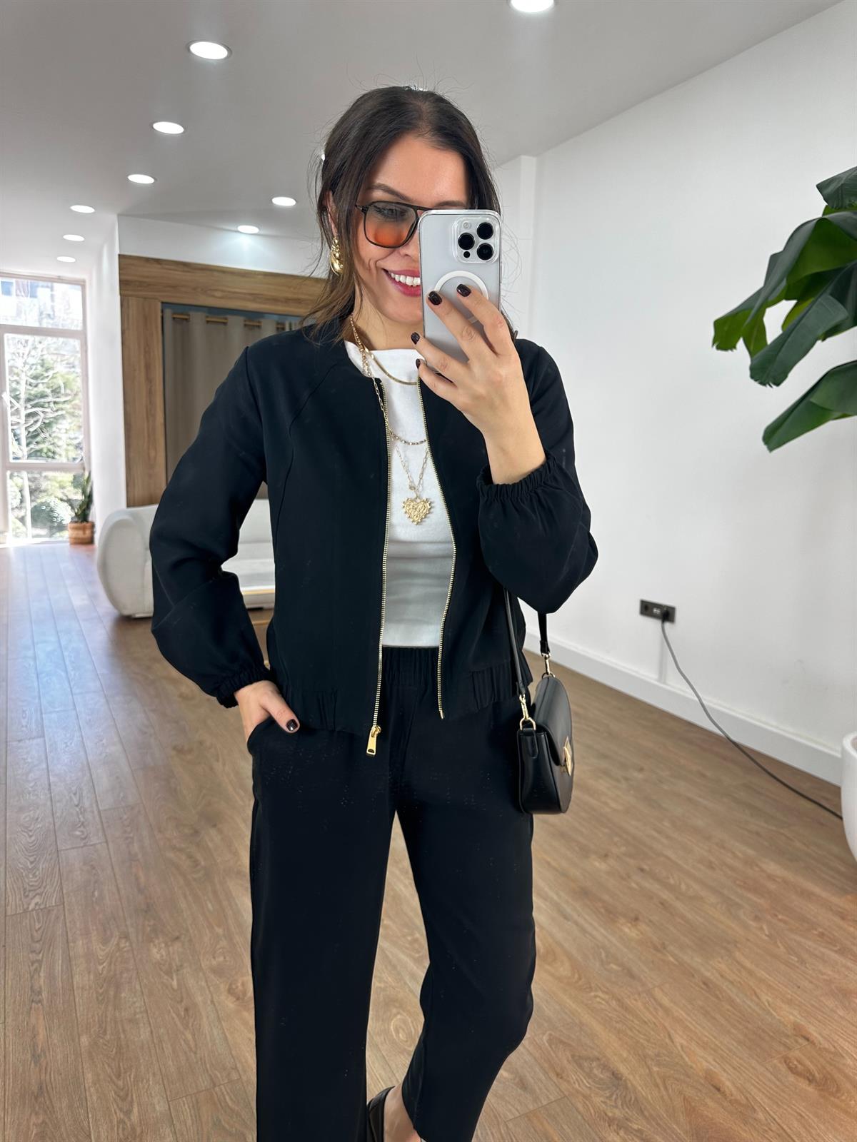 Önü Fermuarlı Beli ve Kolları Lastikli Eşofman Takımı - Siyah