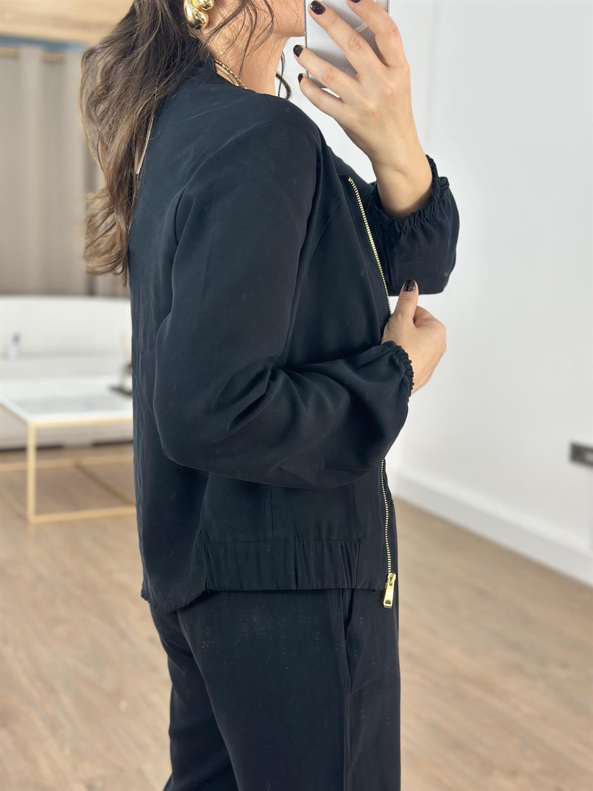 Önü Fermuarlı Beli ve Kolları Lastikli Eşofman Takımı - Siyah