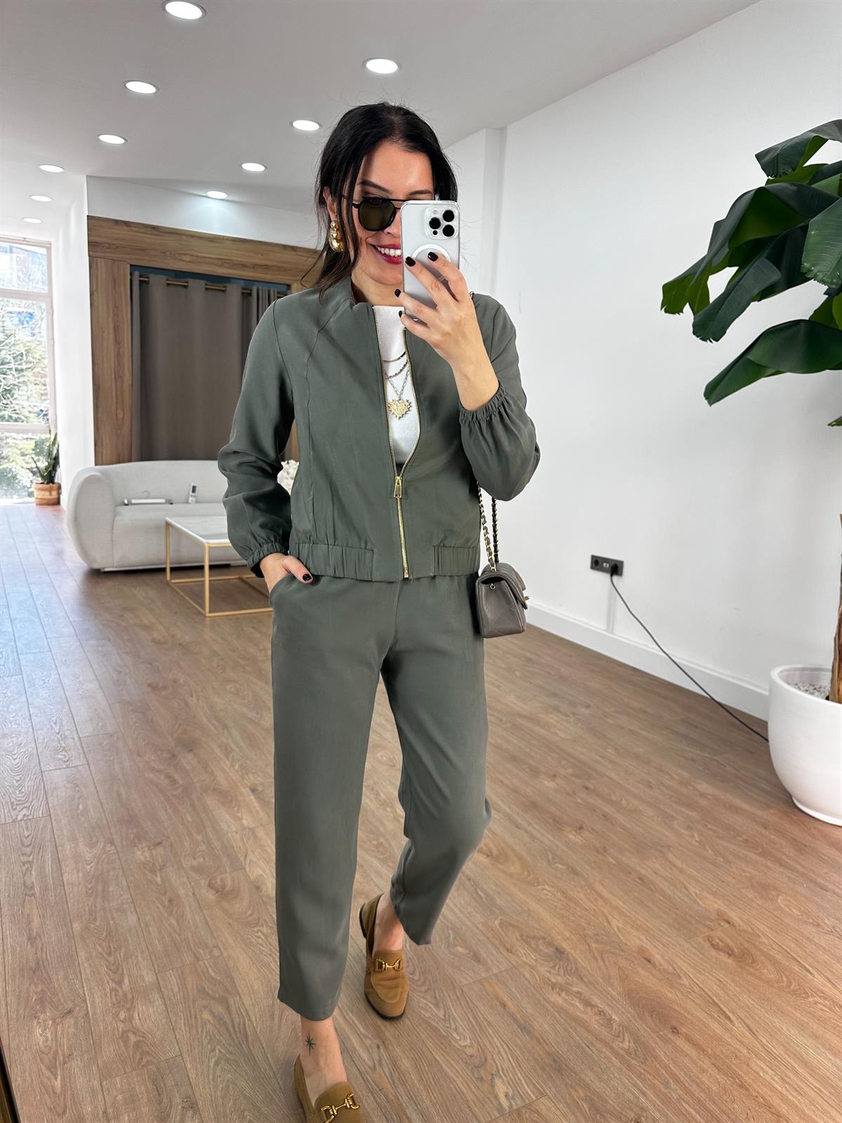 Önü Fermuarlı Beli ve Kolları Lastikli Eşofman Takımı - Yeşil