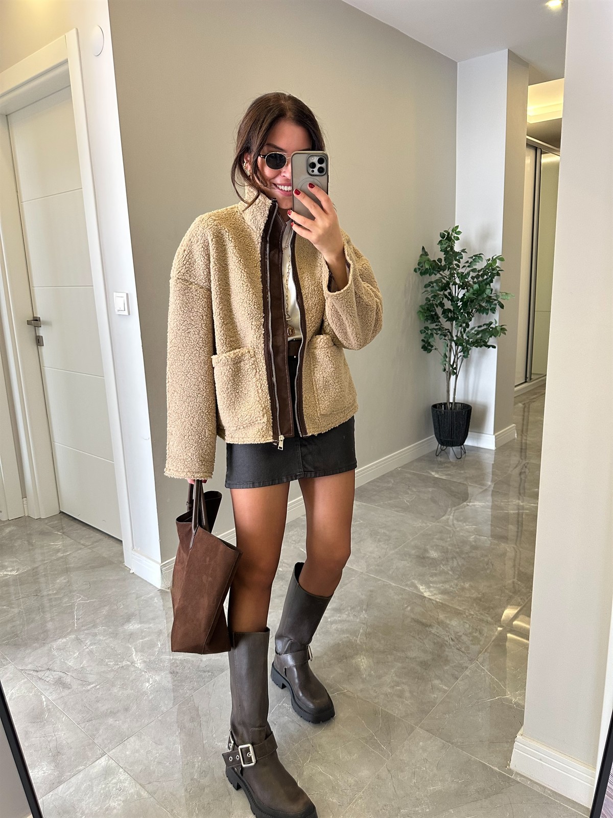 Önü Fermuarlı Biyeli Teddy Mont - Camel