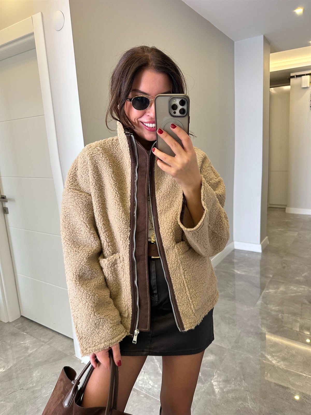 Önü Fermuarlı Biyeli Teddy Mont - Camel