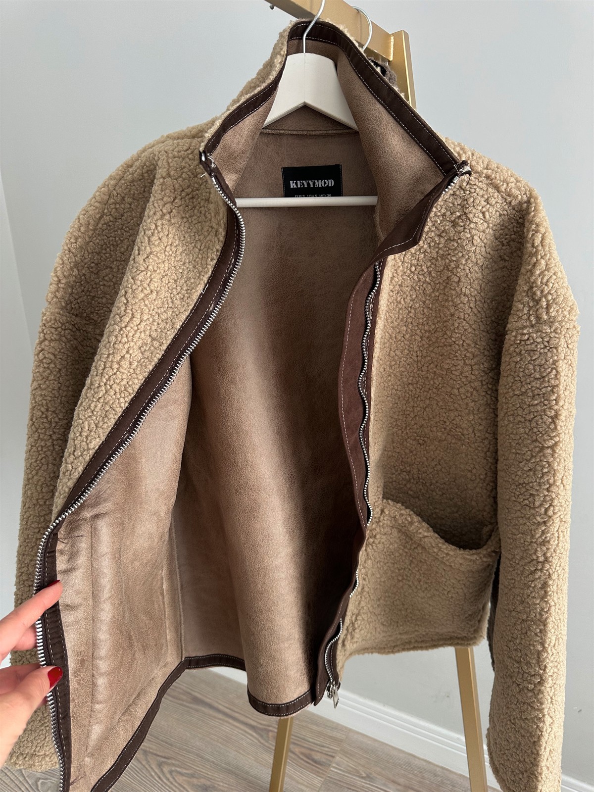 Önü Fermuarlı Biyeli Teddy Mont - Camel