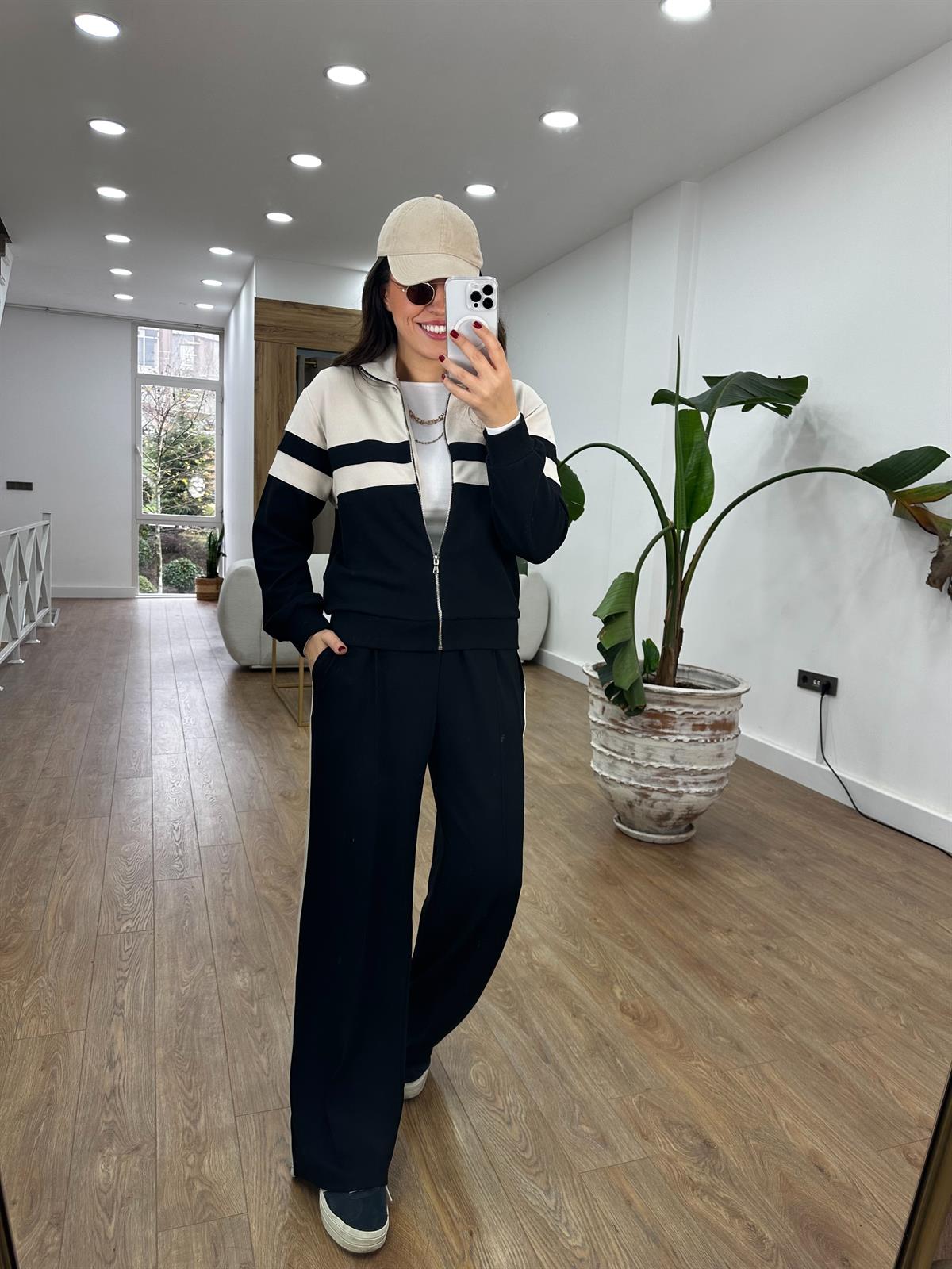 Önü Fermuarlı Çizgili Eşofman Takım 