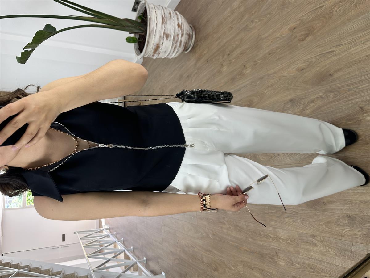 Önü Fermuarlı Polo Yaka Yelek