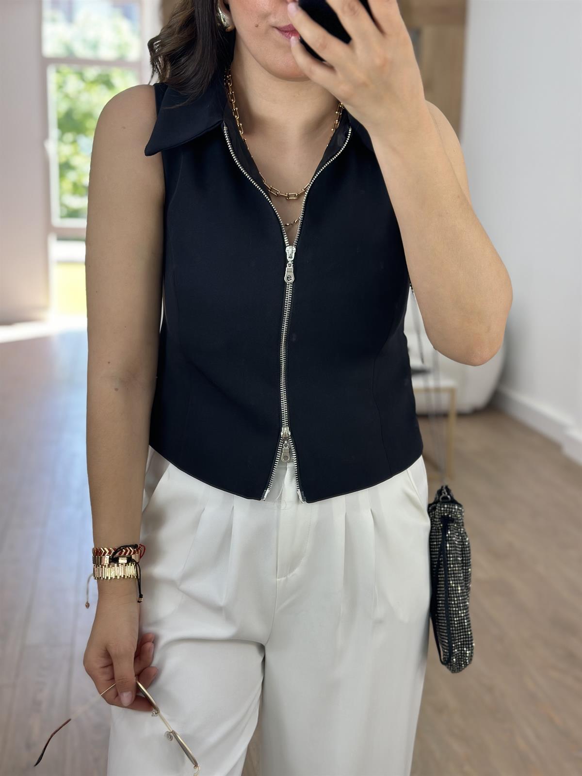 Önü Fermuarlı Polo Yaka Yelek