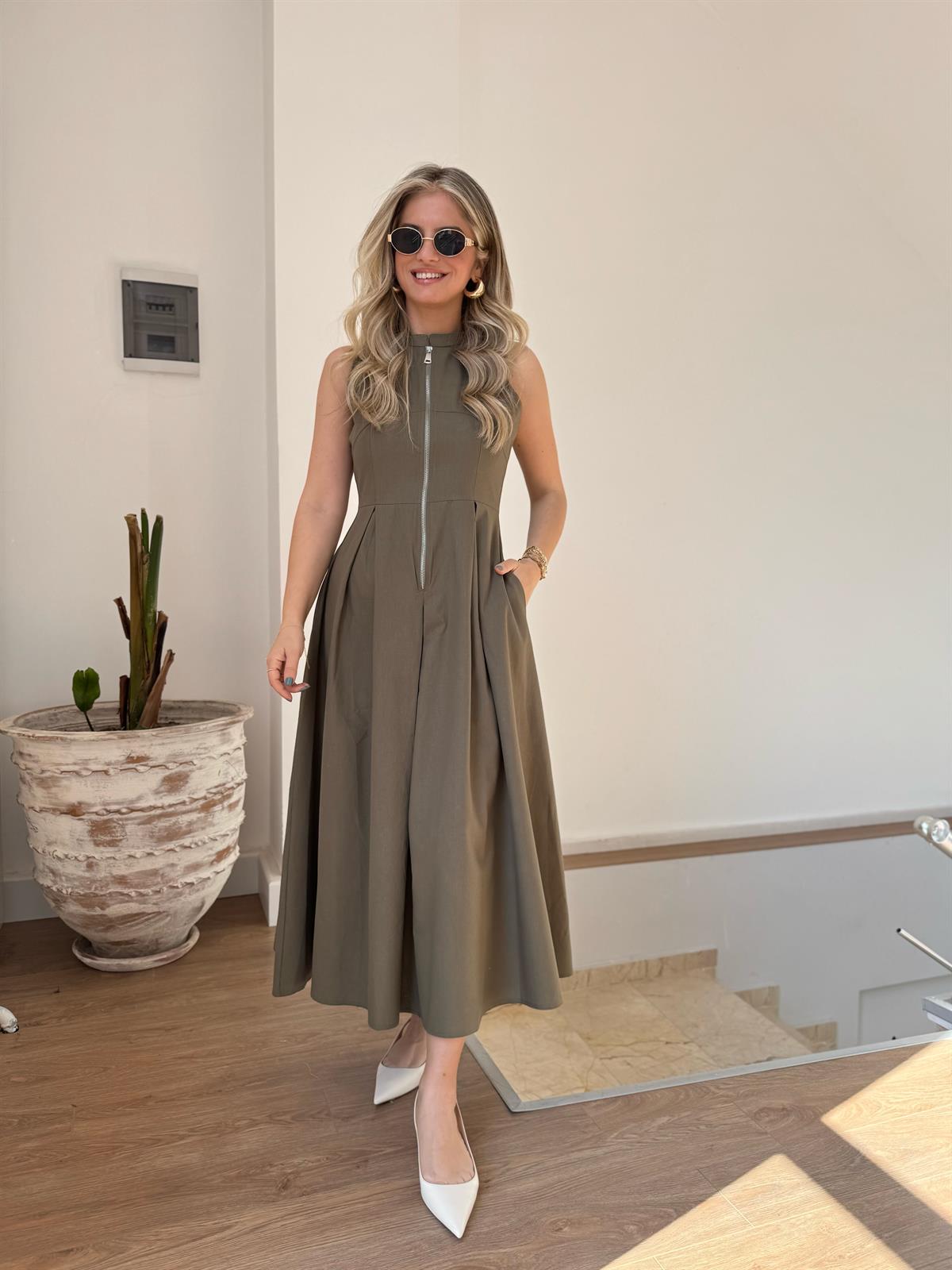 Önü Fermuarlı Sıfır Kol Midi Elbise - Haki