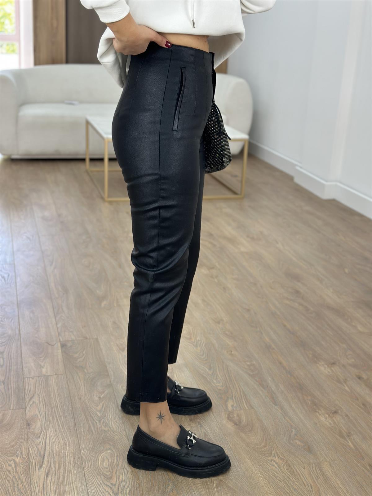 Önü Flatolu Metalik Pantolon-Siyah