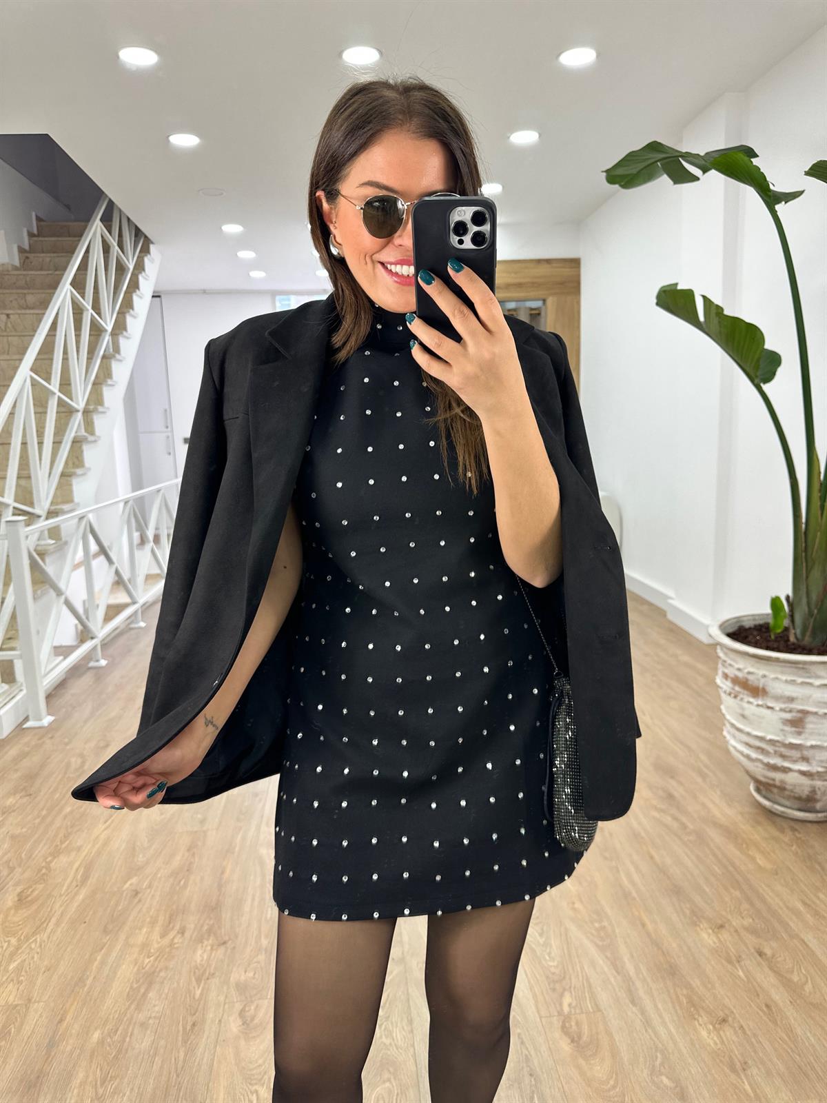 Önü Komple Taşlı Kolsuz Elbise