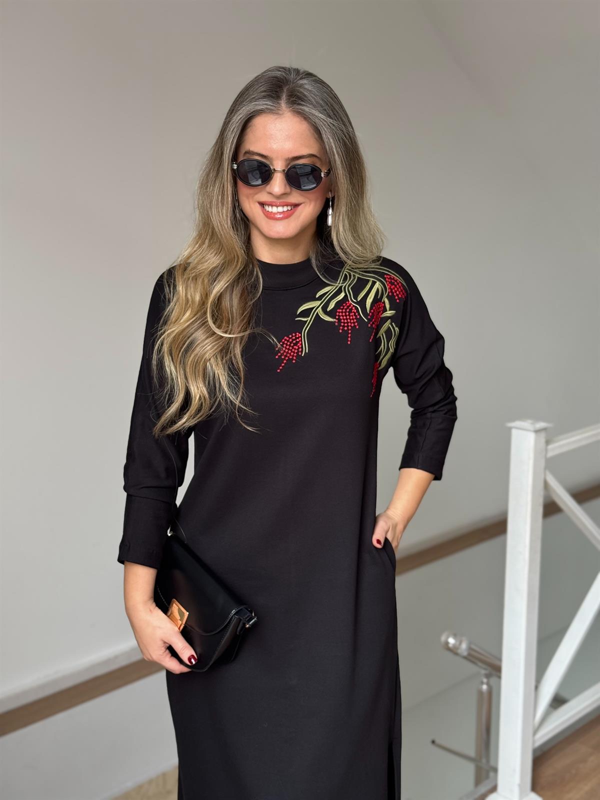 Önü Nakış İşlemeli Midi Boy Elbise 