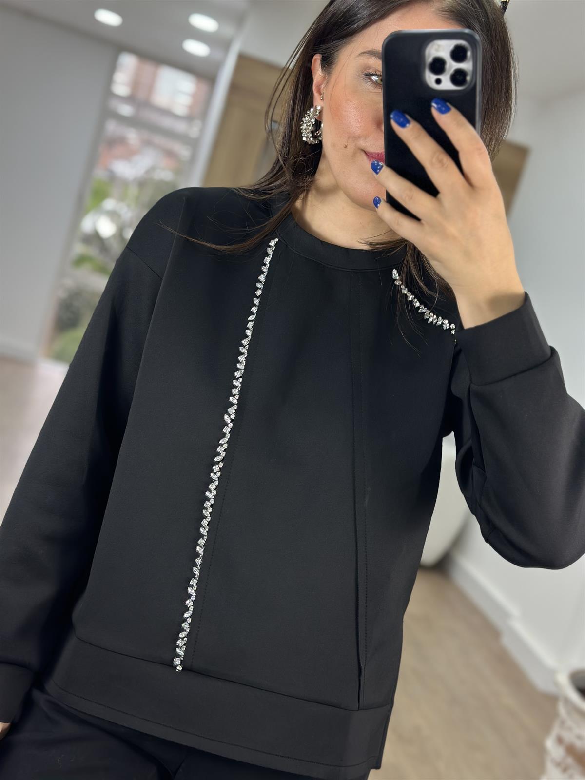 Önü Taş İşlemeli Scuba Kumaş Sweatshirt