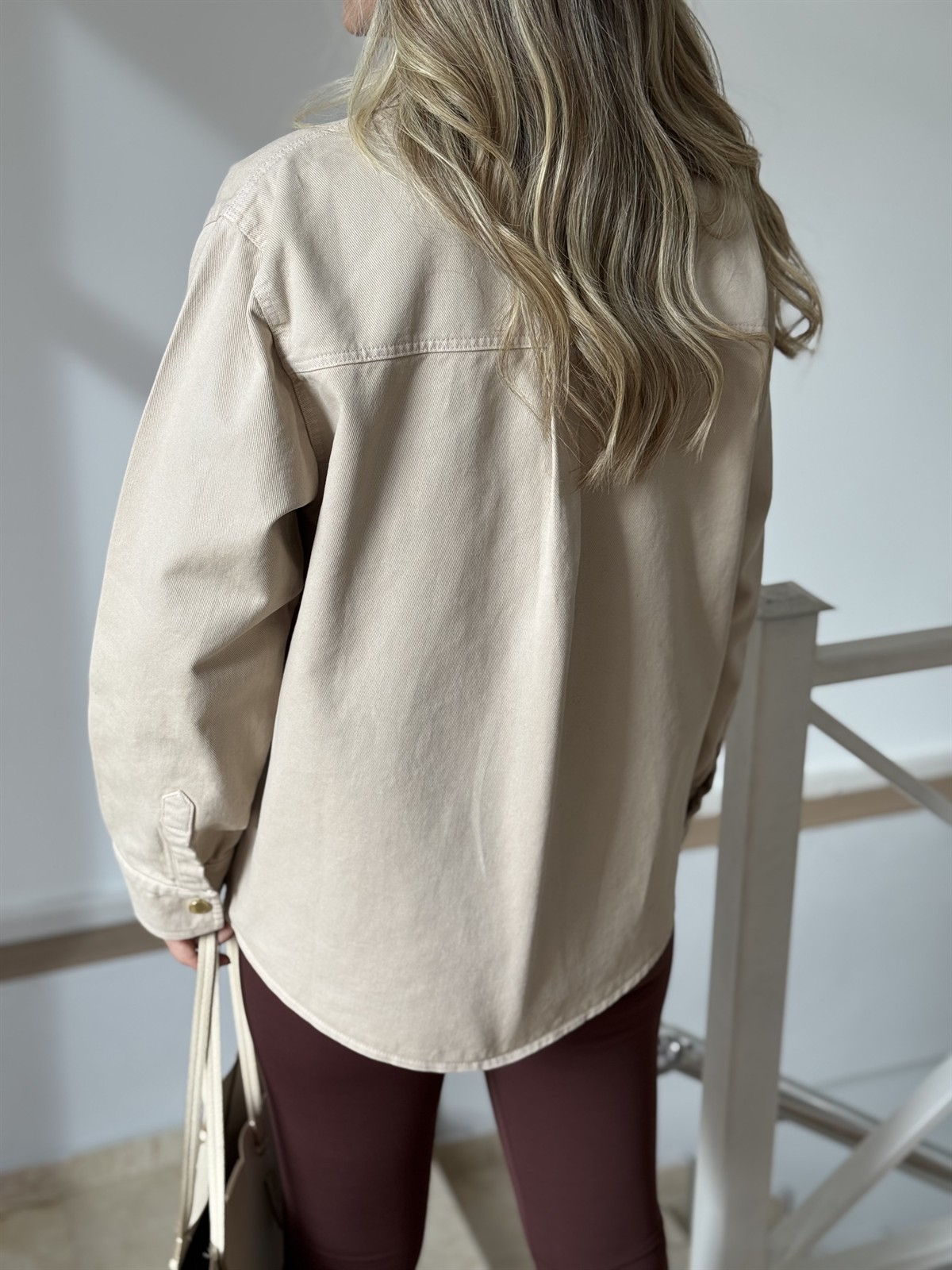 Orijinal Marka Broş Detaylı Denim Gömlek Ceket  - Taş